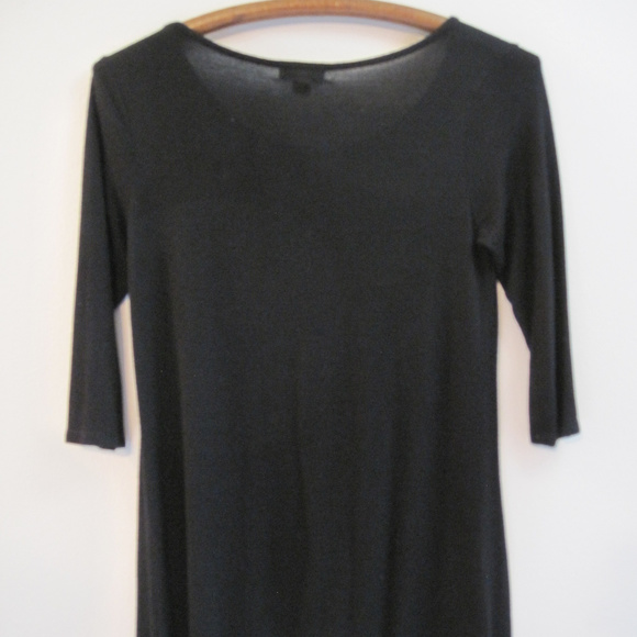 Paris Eiffel Tower-Knit Black T-Shirt-Shaped Hem - Picture 5 of 5